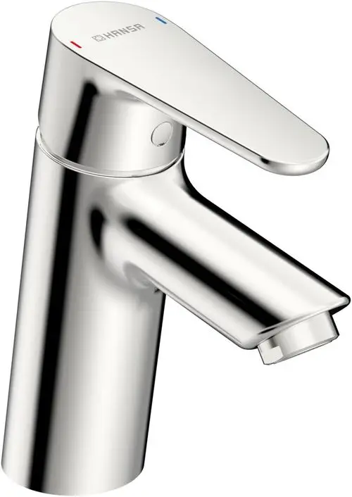 Ein moderner, glänzender Einhebel-Wasserhahn aus verchromtem Metall mit einem eleganten Design und farblich markierten Kalt- und Warmwasseranpassungen.